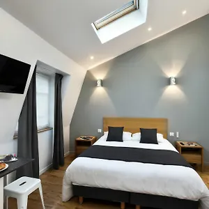 Montebello 3*, Paris Fransa